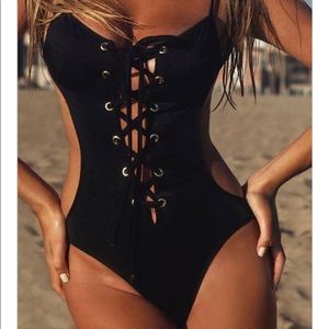 BRAND NEW!Mode Cute Bathing Suite medium